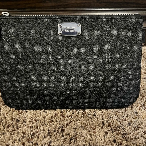 Michael Kors Fanny Bag (Small) - Picture 6 of 6